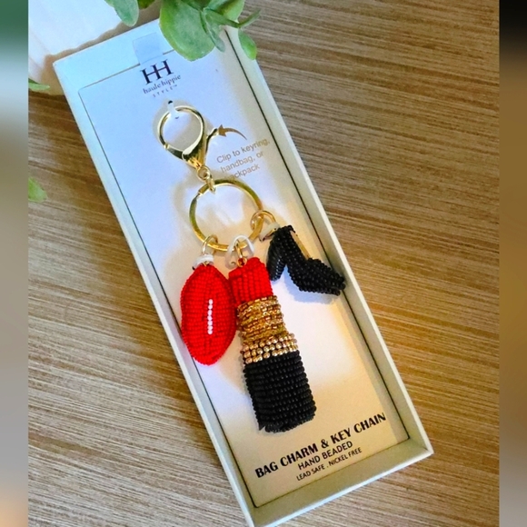 NIB Haute Hippie Glam Beaded Bag Charm & Keychain – Lip - Picture 1 of 2